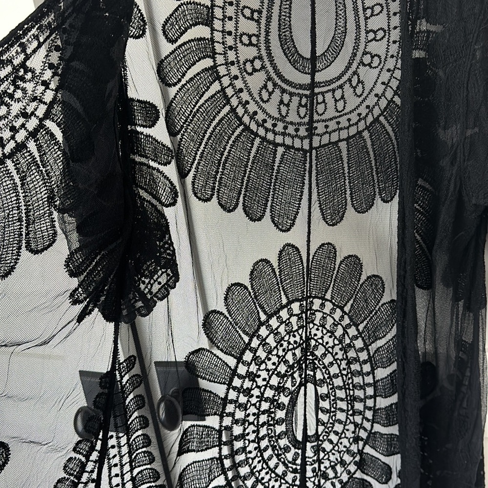 Black lace coverup one size fits most - Picture 2 of 4